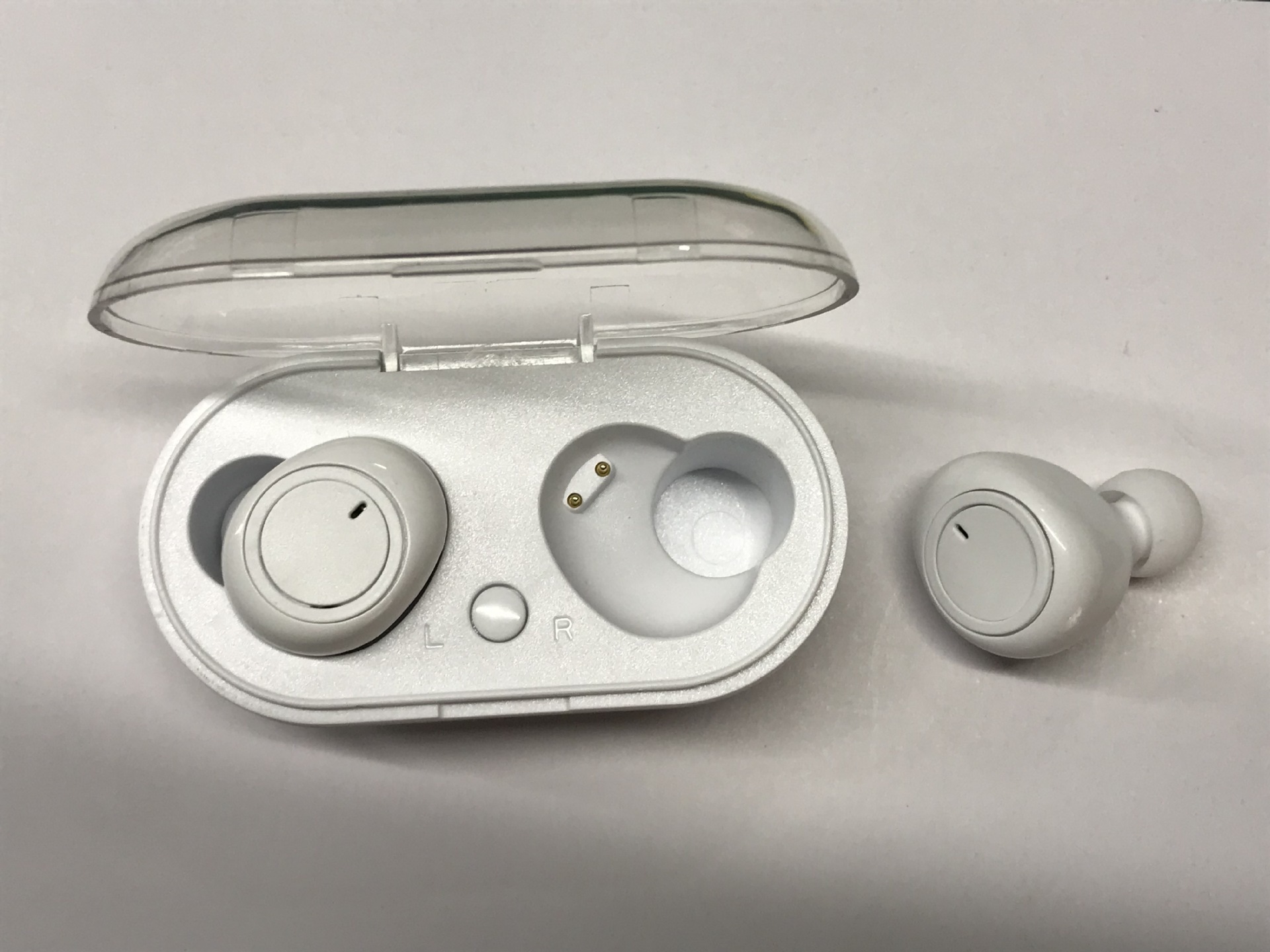 In-ear sports headphones - Image 8