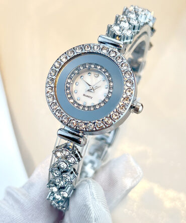 Diamond-encrusted Glass Rhinestone Women's Quartz Watch