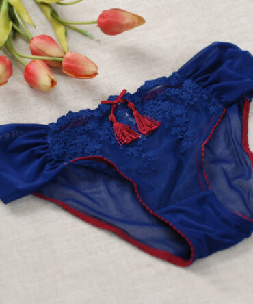 Hollow breathable hanging panties