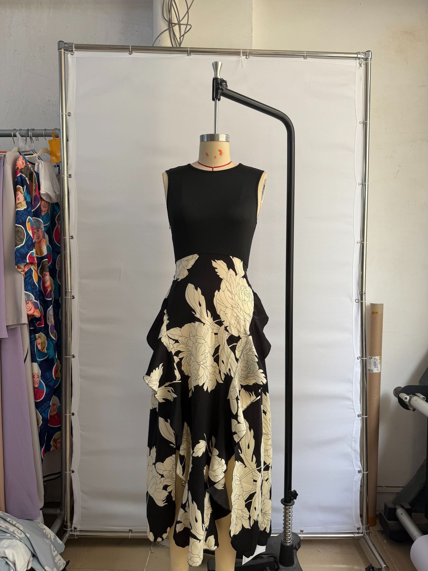 Floral Crew-neck Ruffled Sleeveless Dress - Image 4