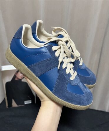 New Womens Versatile Korean-style Retro Patchwork Flat Shoes With A Round Toe And Lace-up Design