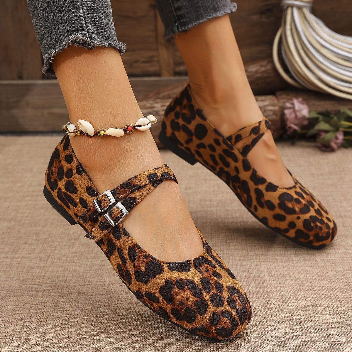 Stylish, Versatile, And Lightweight Womens Shoes In Plus Sizes - Image 3