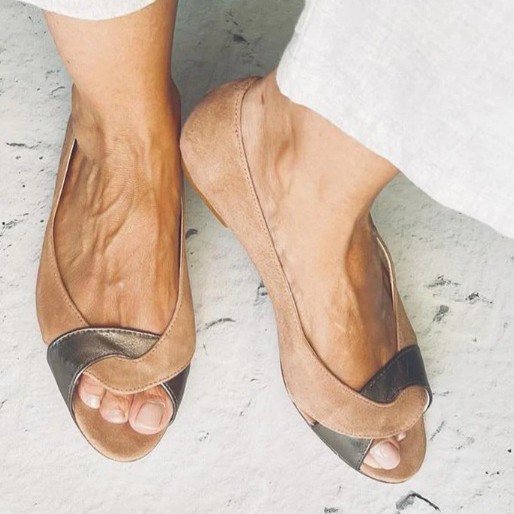 New Summer Flat-Heel Fishmouth Sandals With Buckle Straps And Colorblock Design For Casual Wear